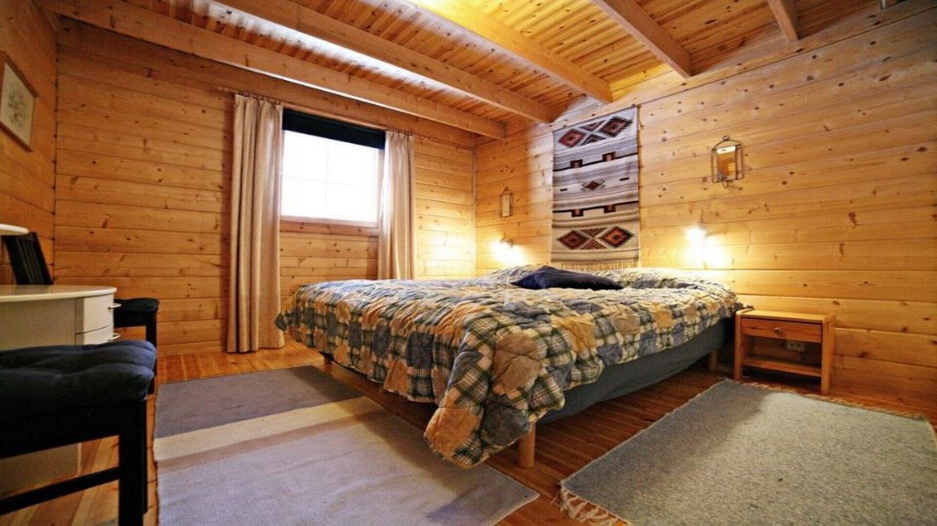 5 عدّة غرف نوم ومكواة/لوح كي وخدمة الإنترنت وملاءات أسرّة