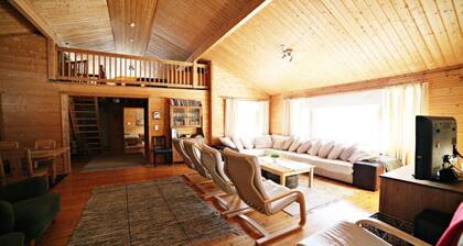 Struka Riverside Villa Pyhtäällä