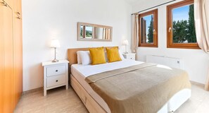 2 habitaciones, tabla de planchar con plancha y wifi gratis 