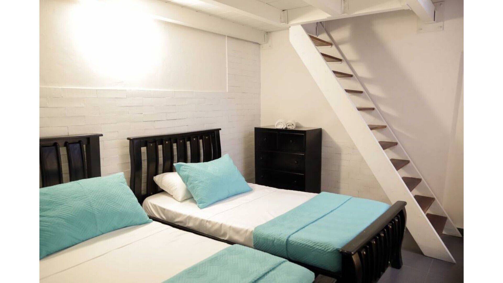 Private Room # 4 in a Colonial House