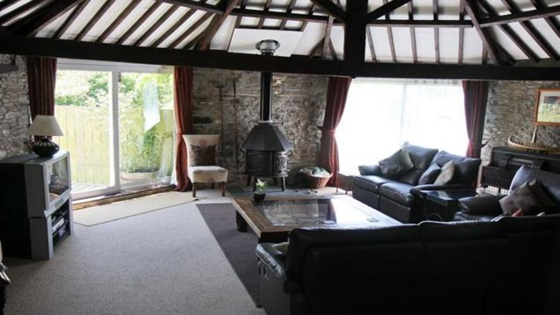 Five Barns With Great Coastal And Sea Views, Less Than 1 Mile From Widemouth Bay
