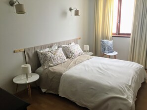 5 Schlafzimmer, Bügeleisen/Bügelbrett, WLAN, Bettwäsche