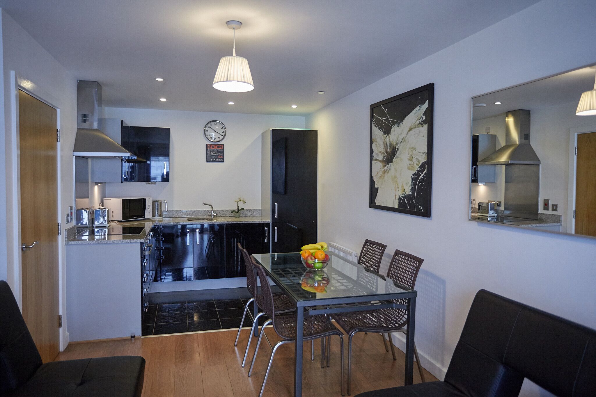 Modern two bedroom apartment near O2 and Excel Ref:077