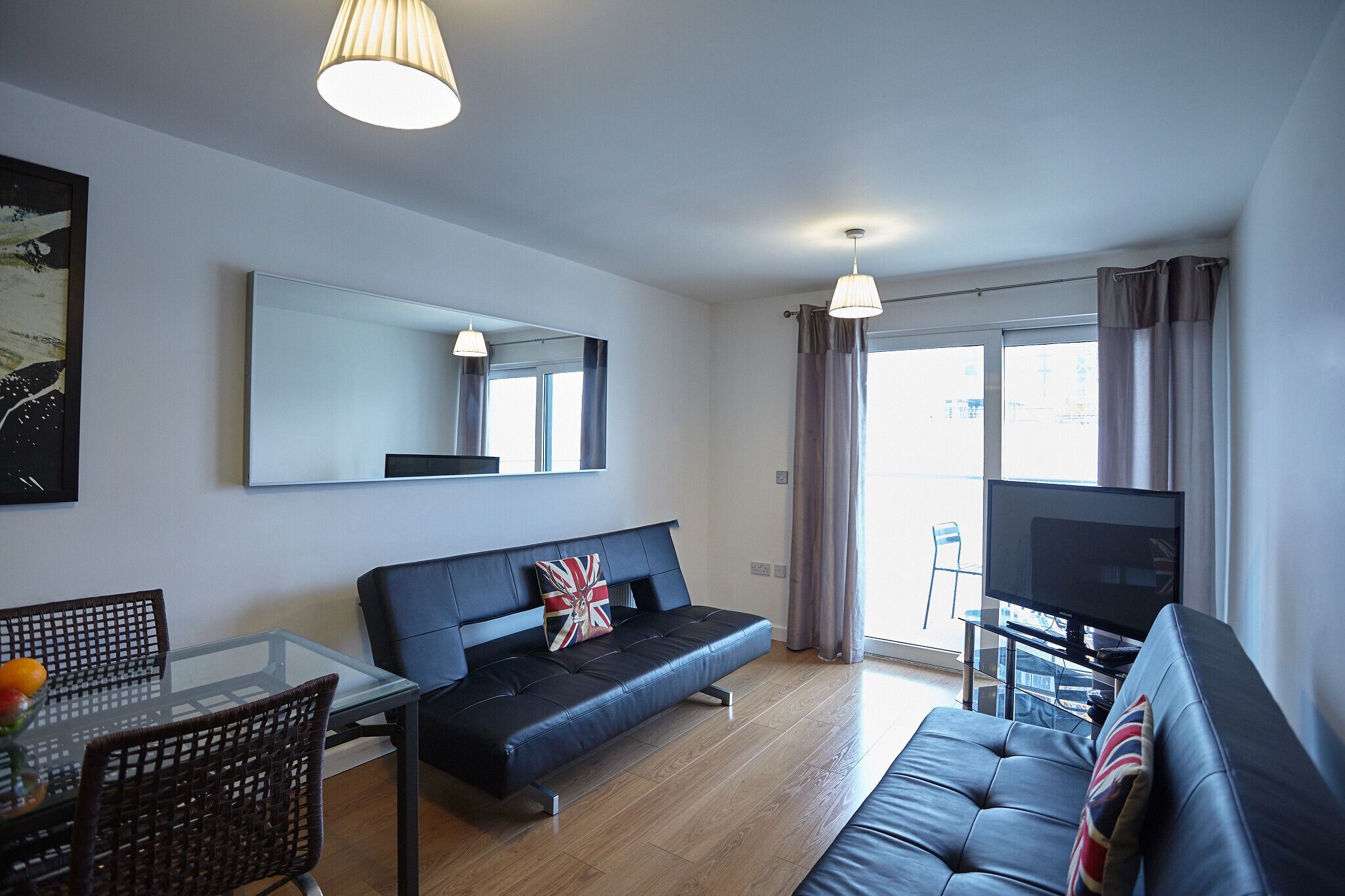 Modern two bedroom apartment near O2 and Excel Ref:077