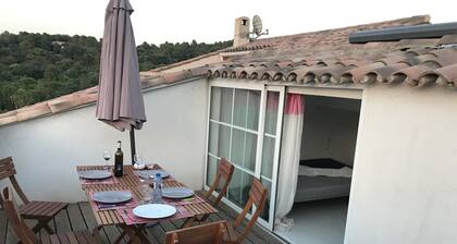 Maison de caractĂšre dans un village proche de St Tropez et de Ste-Maxime