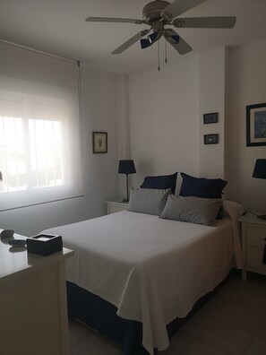 2 quartos, ferros/tábuas de passar roupa, Wi-Fi de cortesia