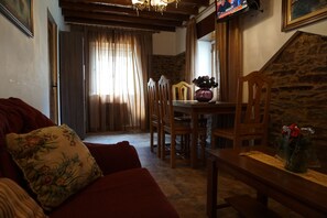 Televisión, chimenea y tenis de mesa 