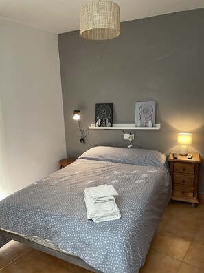 1 bedroom, soundproofing, iron/ironing board, WiFi