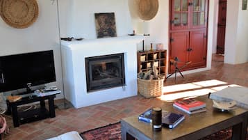 TV, fireplace, DVD player, offices