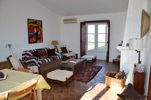 Fernseher, Kamin, DVD-Player, Arbeitsbereiche