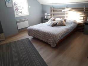 3 bedrooms, desk, iron/ironing board, free WiFi - Charming Villa, Ideal for holidays with family or friends!(8 near max).  (La Baule-Escoublac)