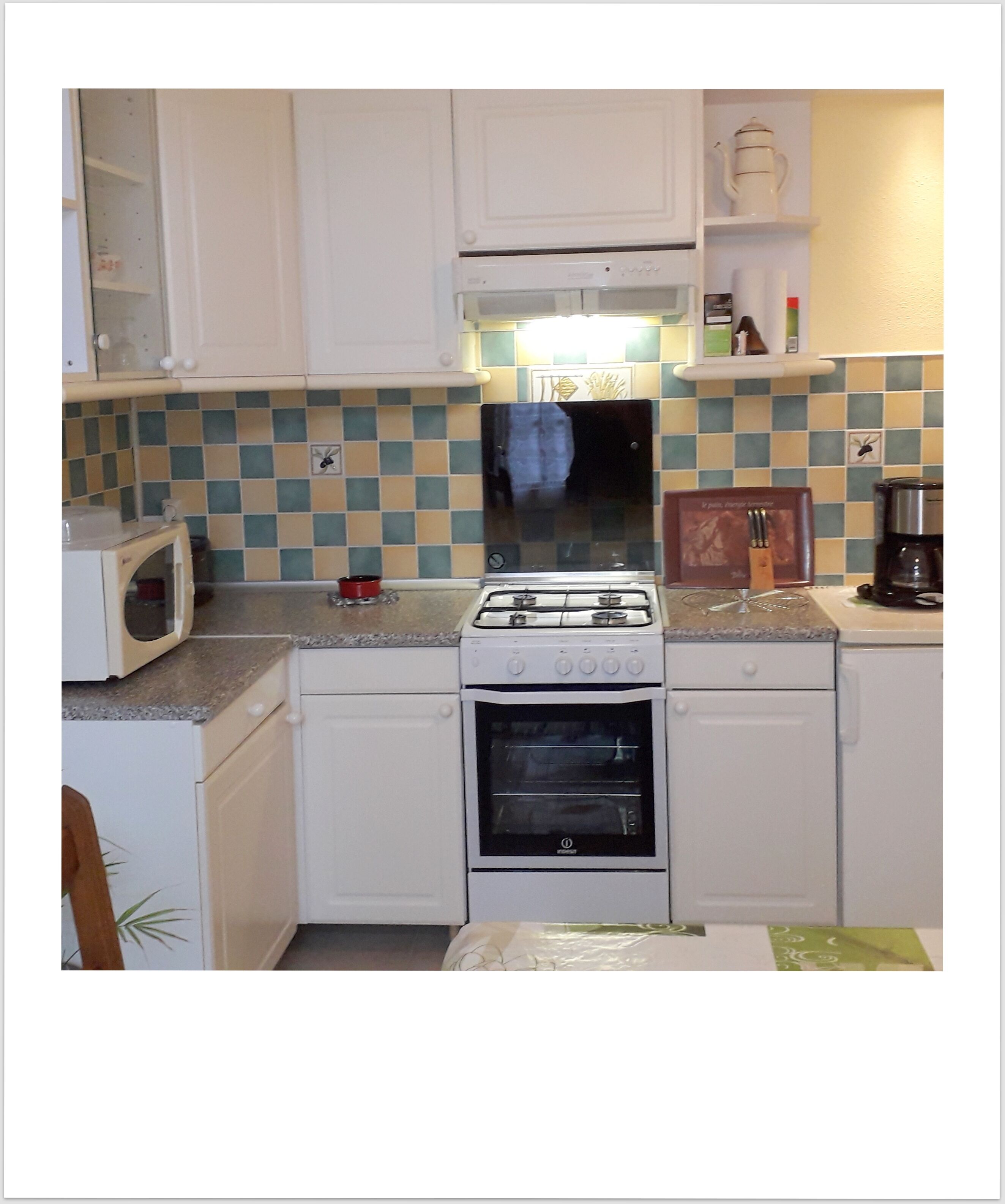 Burgundy farmhouse for 2