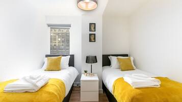 2 bedrooms, iron/ironing board, Internet, bed sheets