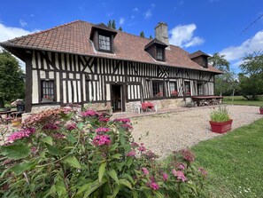 Exterior - A pastoral setting within reach of seaside (12-25 kms) - Sleeps 6-8 (Manneville-La-Raoult)