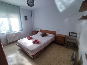 5 chambres, bureau, fer et planche Ă repasser, Wi-Fi gratuit