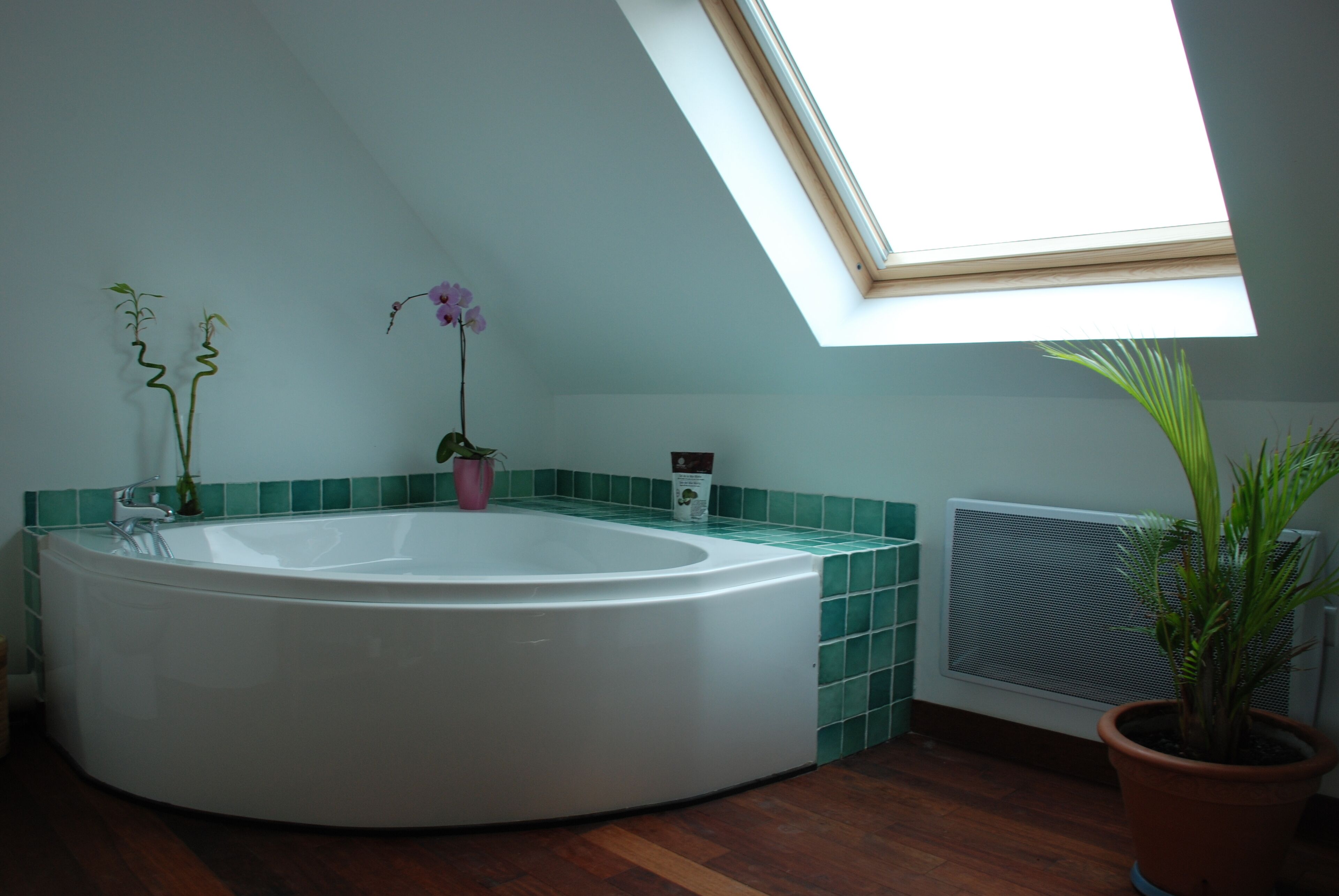 Well-being stay (massage, jacuzzi, sauna) in a charming cottage 800 m from the beaches