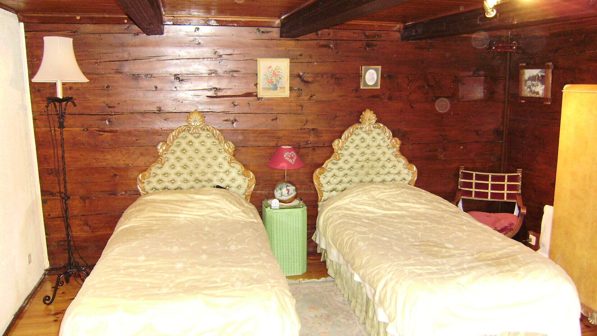 6 Schlafzimmer, Zimmersafe, Bügeleisen/Bügelbrett, Reisekinderbett