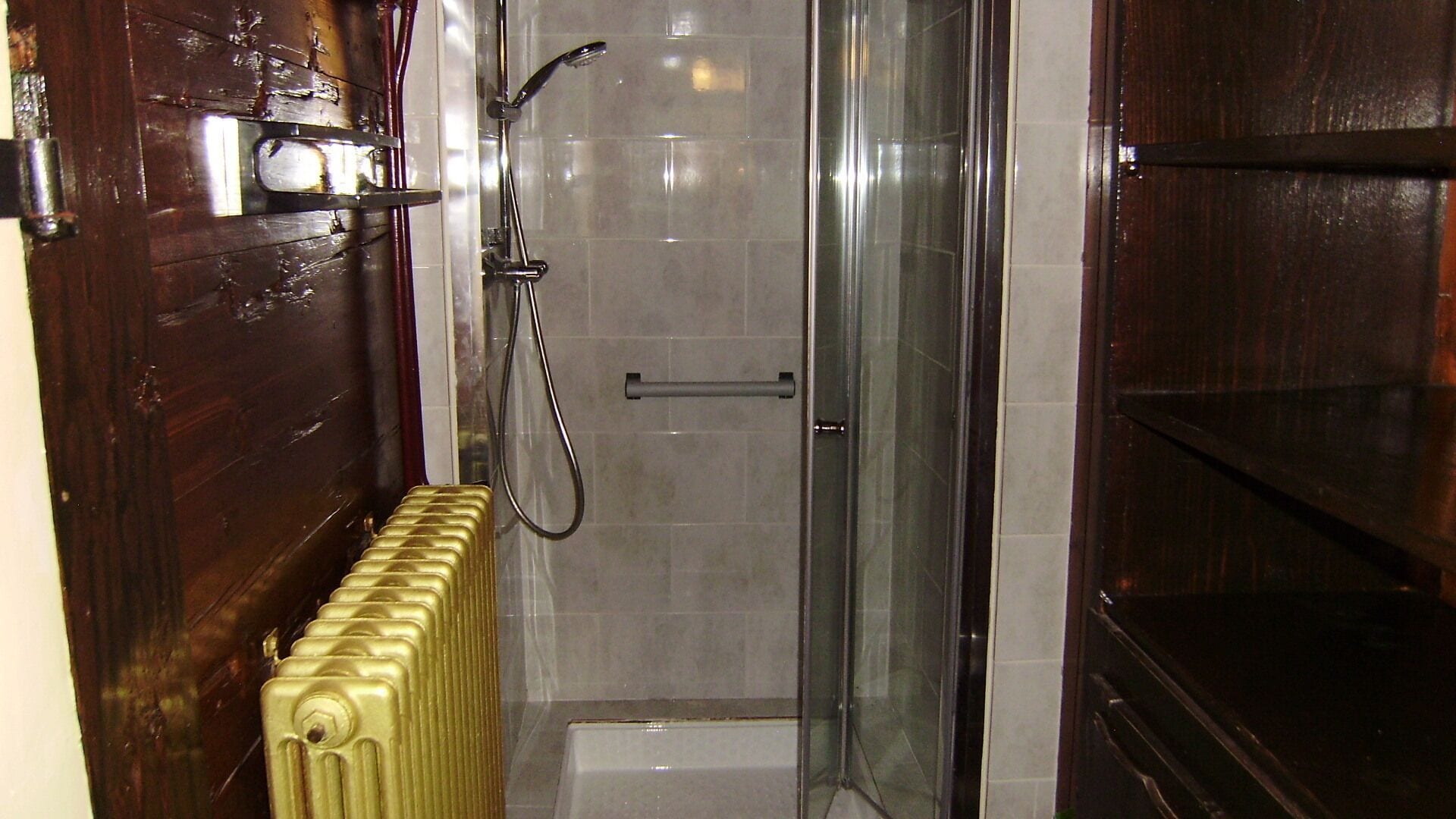 Badewanne, Haartrockner, Bidet, Handtücher