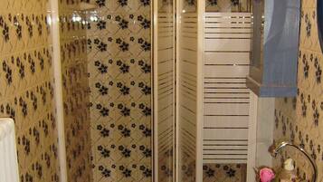 Badkar, hÄrtork, bidé och handdukar