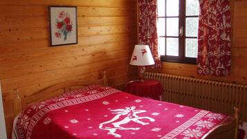 6 Schlafzimmer, Zimmersafe, Bügeleisen/Bügelbrett, Reisekinderbett