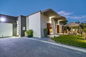 Exterior - Luxury Villa with heated private pool,sauna,whirlpool, In solitude... (Srinjine)