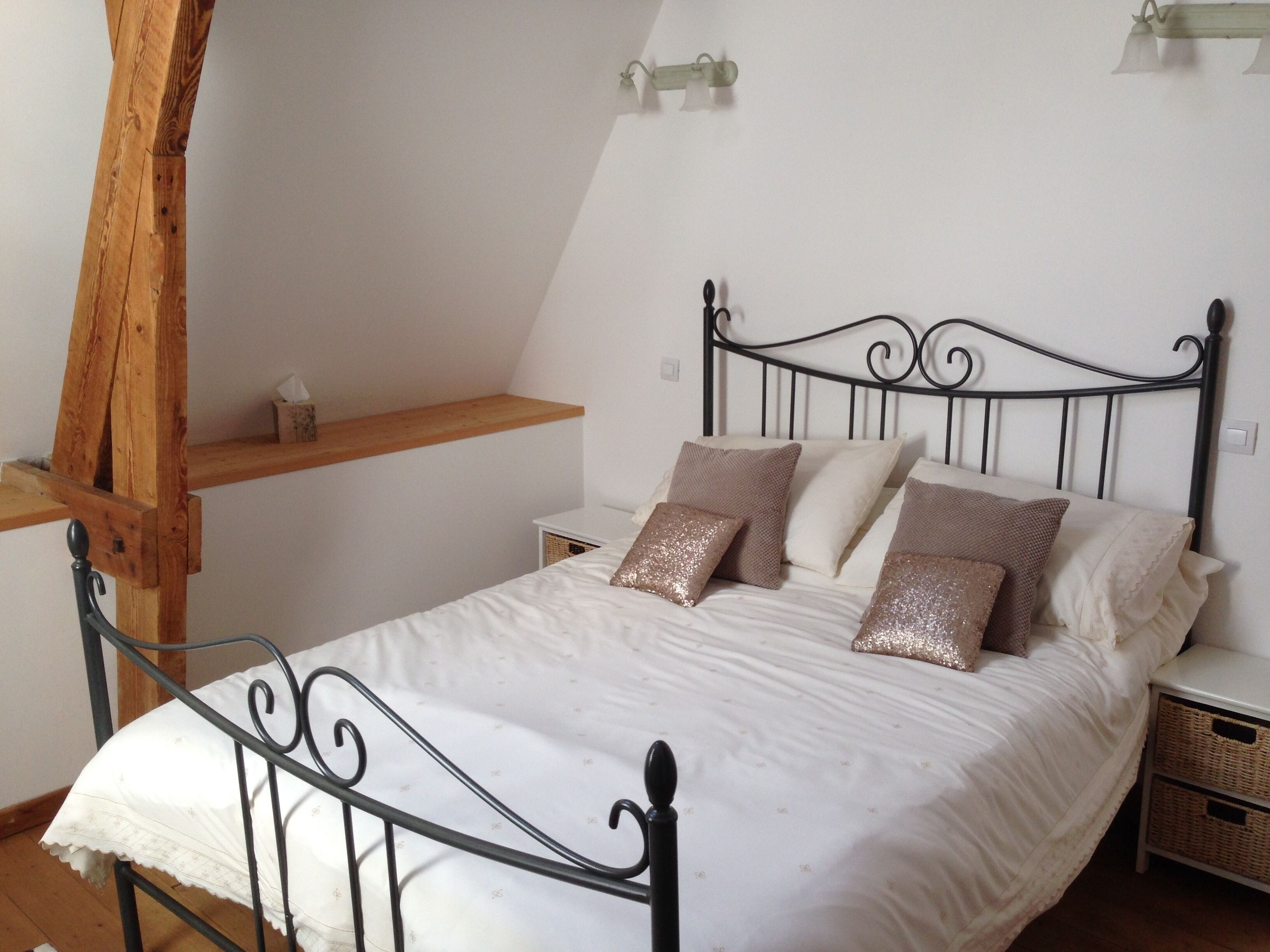 Wisteria Cottage - Vine, Bamboo and Wisteria Cottages