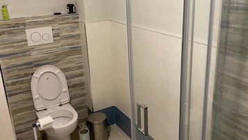 Combinazione doccia/vasca, asciugacapelli, bidet