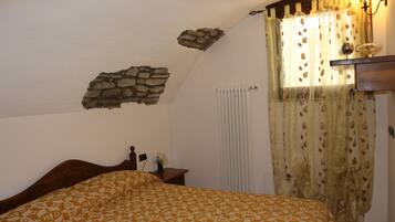 1 Schlafzimmer, BĂŒgeleisen/BĂŒgelbrett, Internetzugang, BettwĂ€sche