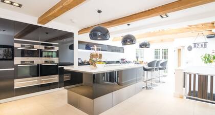 The High House - A Luxurious Georgian Country House.