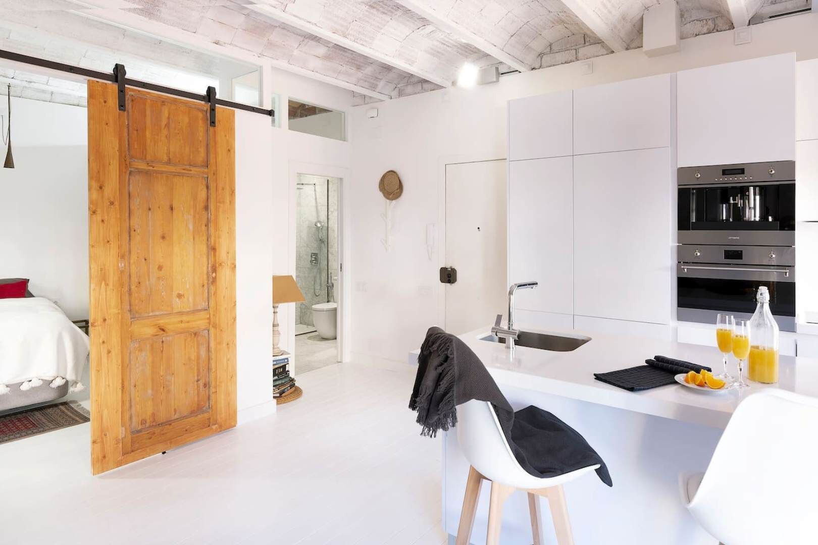 Two steps from the beach and close to Barcelona!