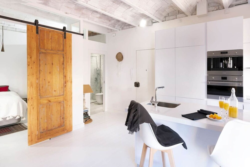 Two steps from the beach and close to Barcelona!