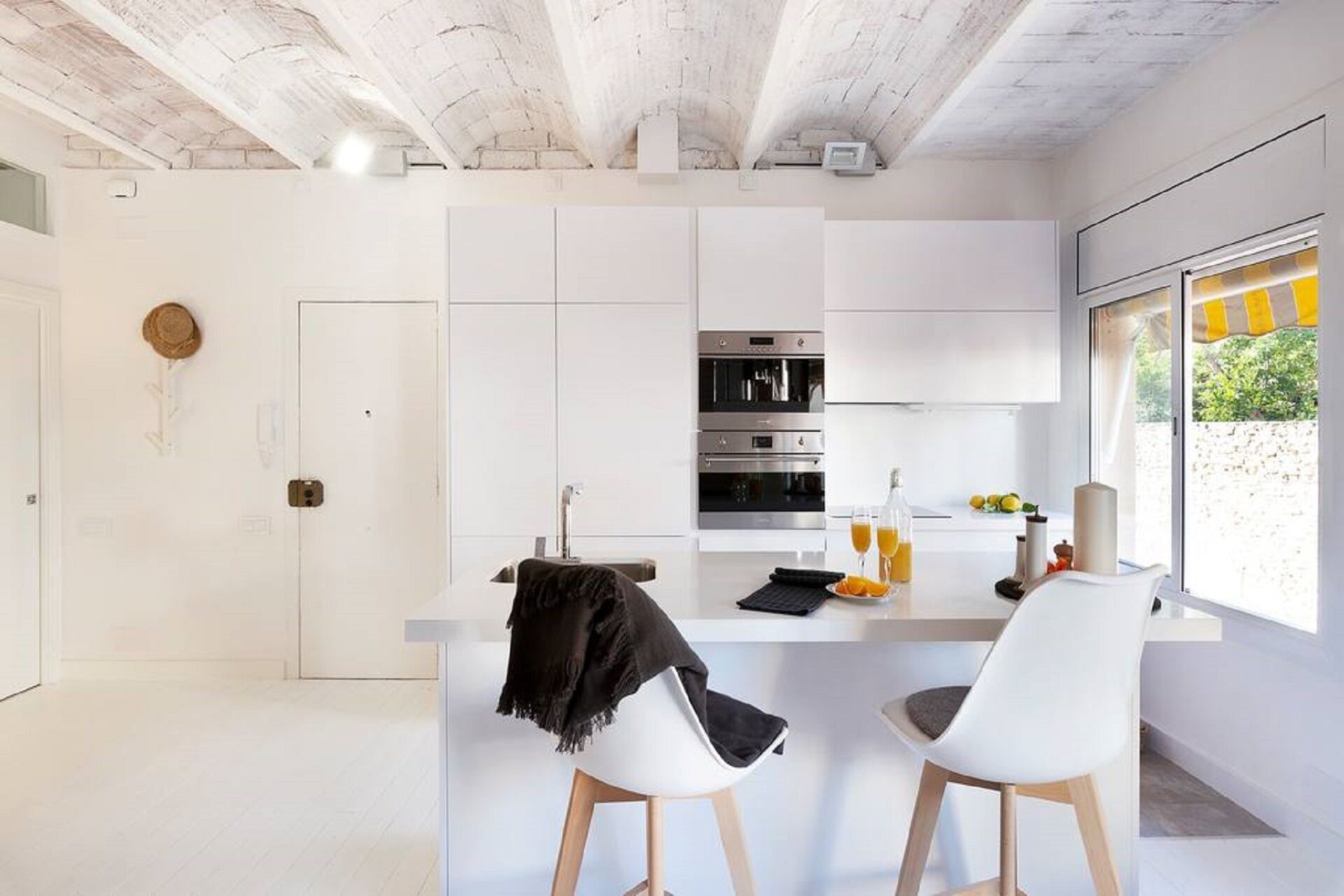 Two steps from the beach and close to Barcelona!