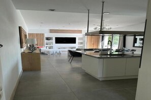 3 chambres, fer et planche à repasser, accès Internet, draps fournis