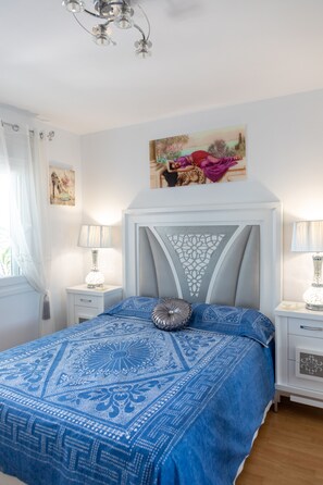 1 chambre, fer et planche à repasser, Wi-Fi gratuit, draps fournis