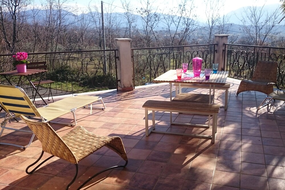 Spacious apartment Via Santa Maria, San Donato Val di Comino, Lazio, Italy