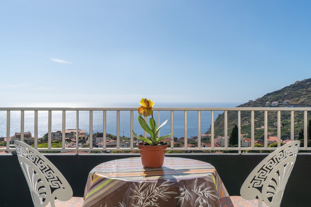 Teixeira 1 apartment, stunning view over sea and mountains