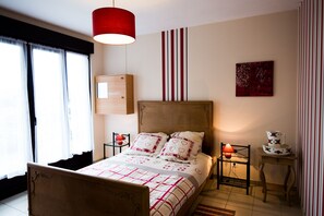 2 bedrooms, iron/ironing board, travel crib, free WiFi