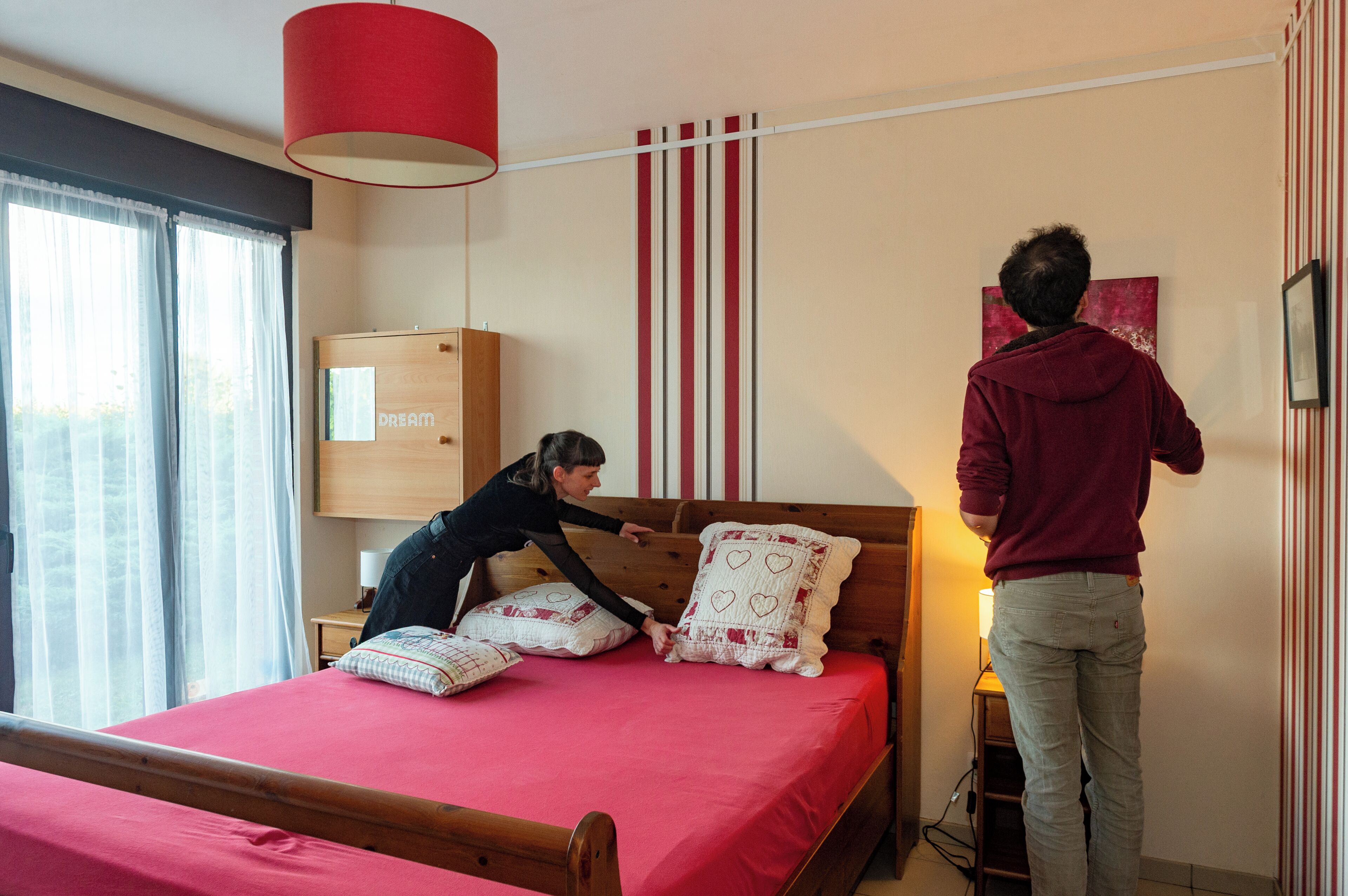2 bedrooms, iron/ironing board, travel crib, WiFi (free)