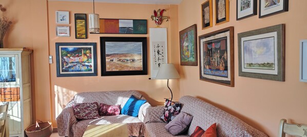 Smart TV, video games, DVD player, books