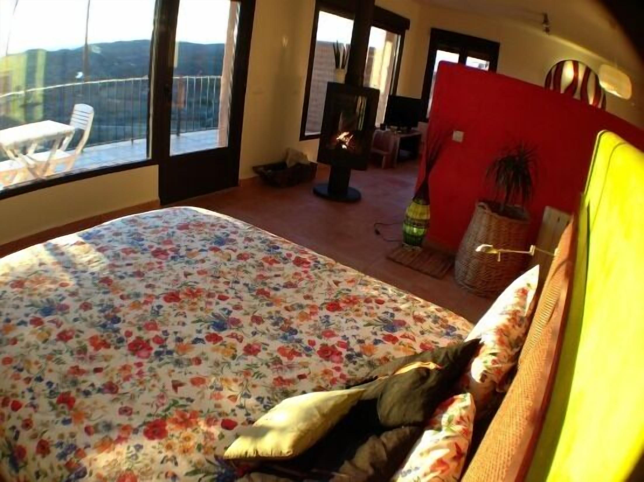 1 bedroom, travel cot, free WiFi, bed sheets