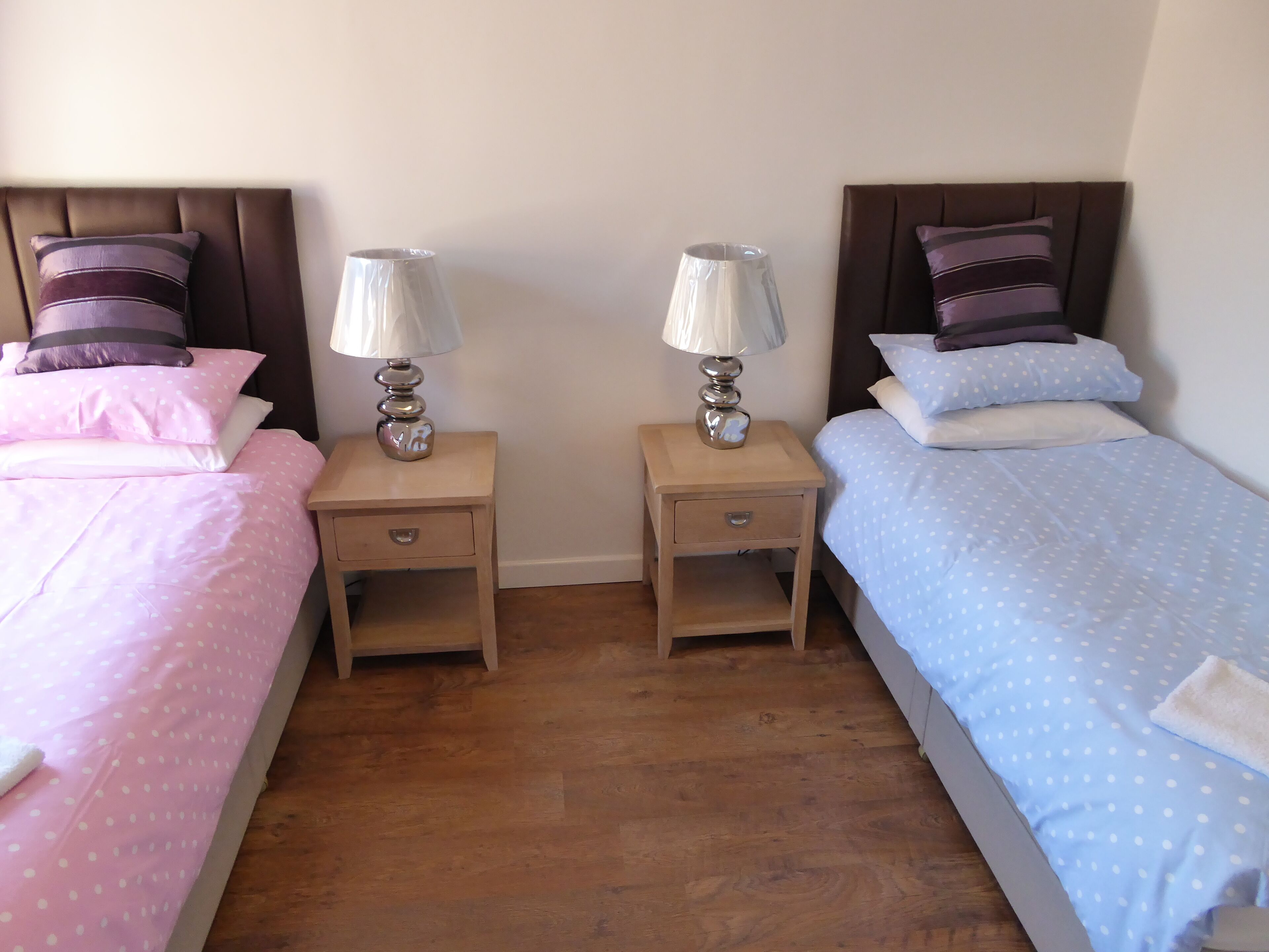 Bright, sunny, 1-bedroomed apartment on the High Street