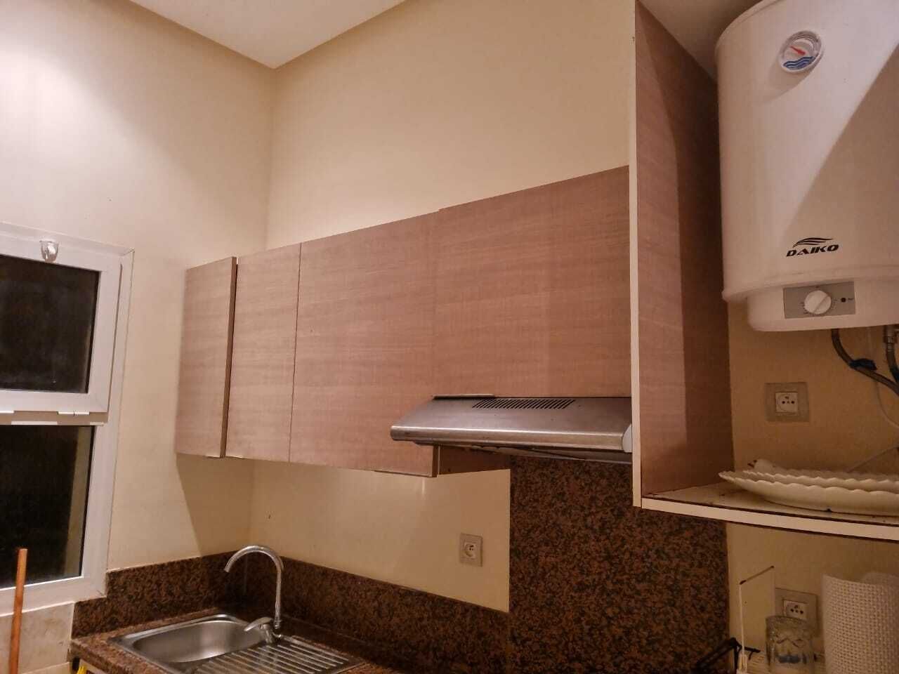 Réfrigérateur, micro-ondes, four, cafetière/bouilloire