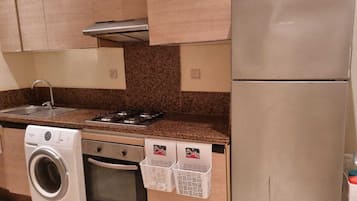 Refrigerador, microondas, horno, cafetera/tetera
