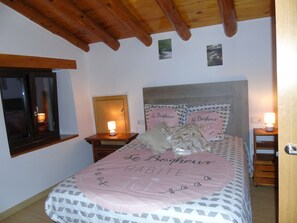2 Schlafzimmer, Bügeleisen/Bügelbrett, Reisekinderbett, kostenloses WLAN