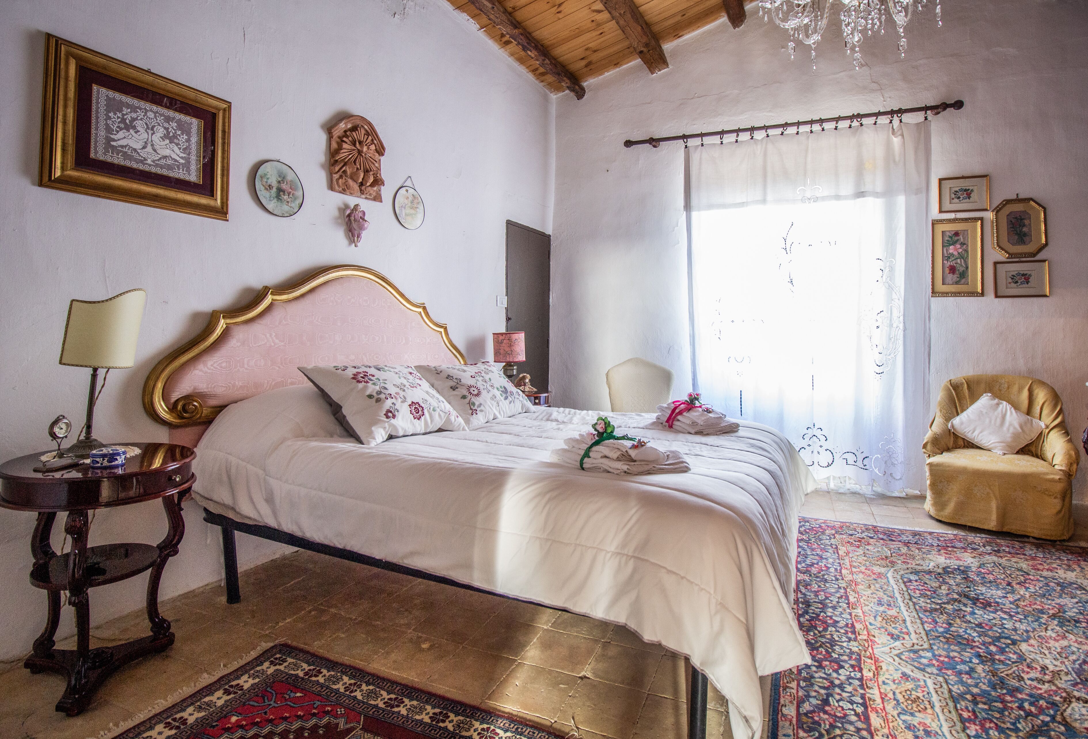 4 chambres, fer et planche à repasser, Wi-Fi, draps fournis