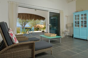 Terrace/patio - CROWN VILLAS OCEANVIEW (Kralendijk)