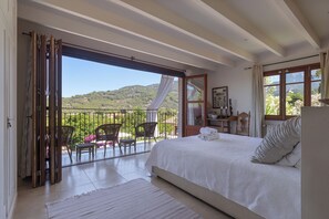 5 dormitorios, sistema de insonorización, tabla de planchar con plancha