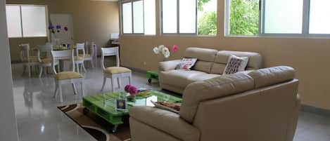 Télévision à écran plat