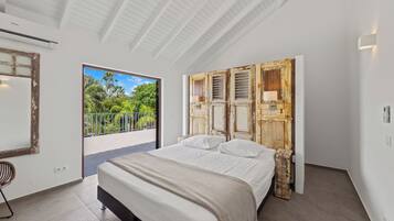 5 soverom, safe på rommet, strykejern/-brett og reiseseng for barn