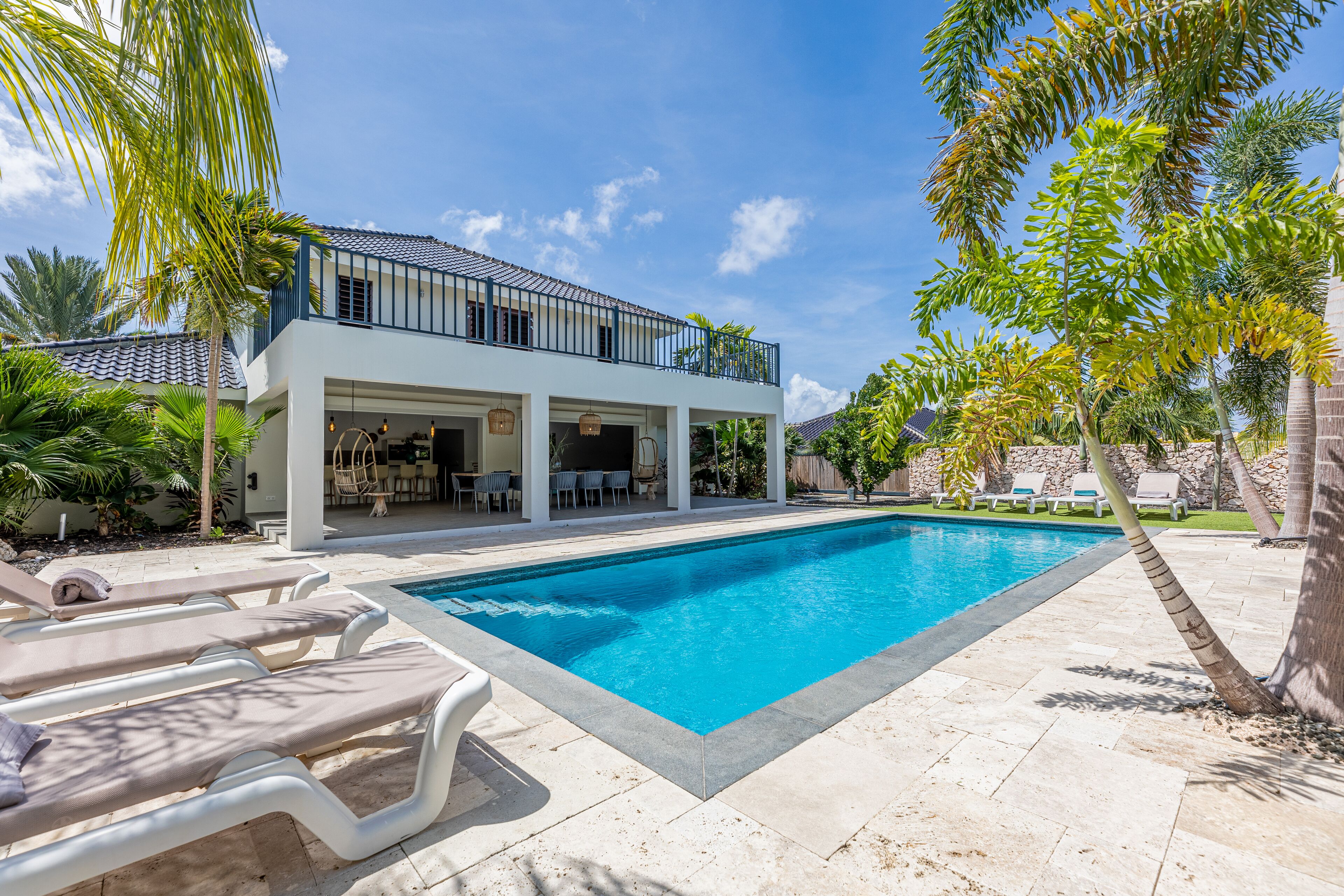* NEW * Luxury 10-person villa 'Laman' within walking distance of Jan Thiel Beach. See 🎥 in Jan Thiel, Curaçao